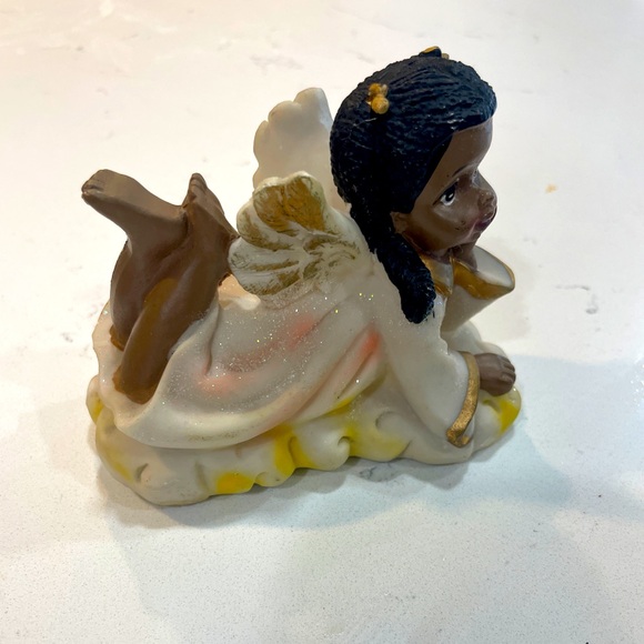African American Angel Girl  on Cloud Hand to Cheek Ceramic 4 Inch Figurine - Picture 1 of 6